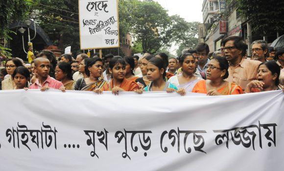 Citizens of Kolkata turned out in huge numbers in a rally organised by intellectuals of Kolkata to protest gangrape of a student at Kamduni, North 24 Parganas.