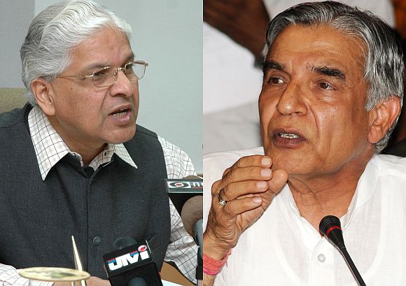 (Left) Law Minister Ashwani Kumar (Right) Railway Minister Pawan Kumar Bansal