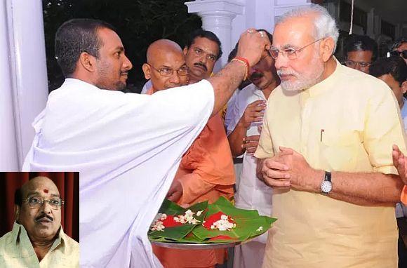 Gujarat Chief Minister Narendra Modi being welcomed at the Sivagiri mutt in Kerala. (Inset) Vellappally Natesan