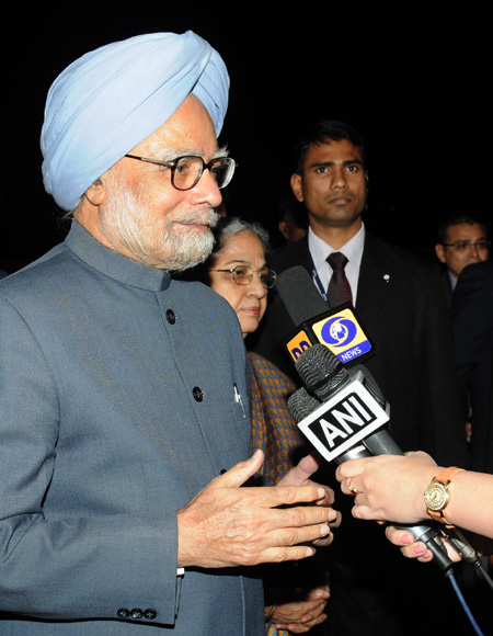 PM with his wife Gursharan Kaur in Tokyo