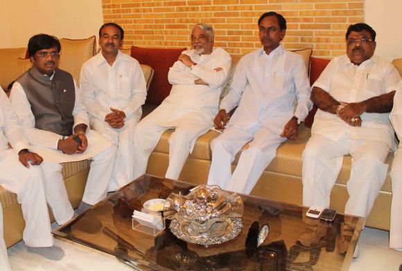 Keshav Rao and other Congress MPs meet TRS chief in Hyderabad