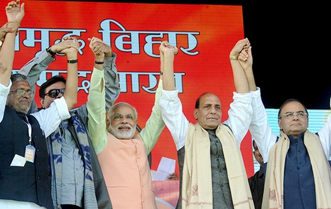 BJP leaders Sushil Kumar Modi, Satrughan Sinha, Narendra Modi, Rajnath Singh and Arun Jaitley at the rally in Patna
