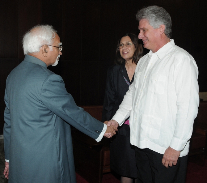 Vice President Hamid Ansari meets Miguel Diaz-Canel Bermudez, first vice minister of Cuba in Havana