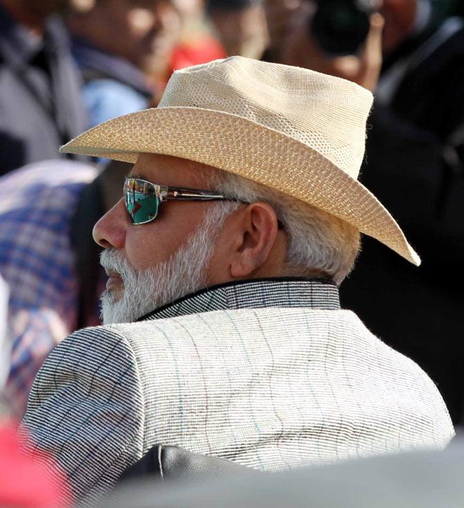 Narendra Modi believes in keeping his surroundings uncluttered