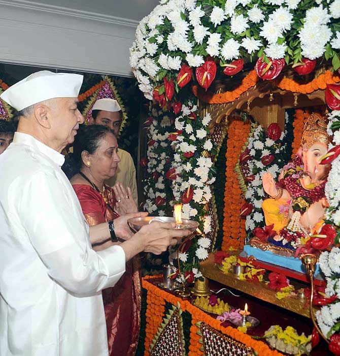 Union Home Minister Sushilkumar Shinde participates in Ganpati puja at his residence in Pali Hill in Bandra, Mumbai.