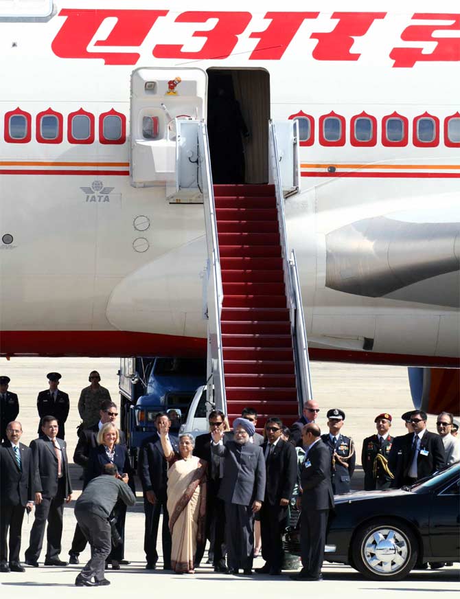 The prime minister arrives at Andrews Air Force Base, September 26, 2013.