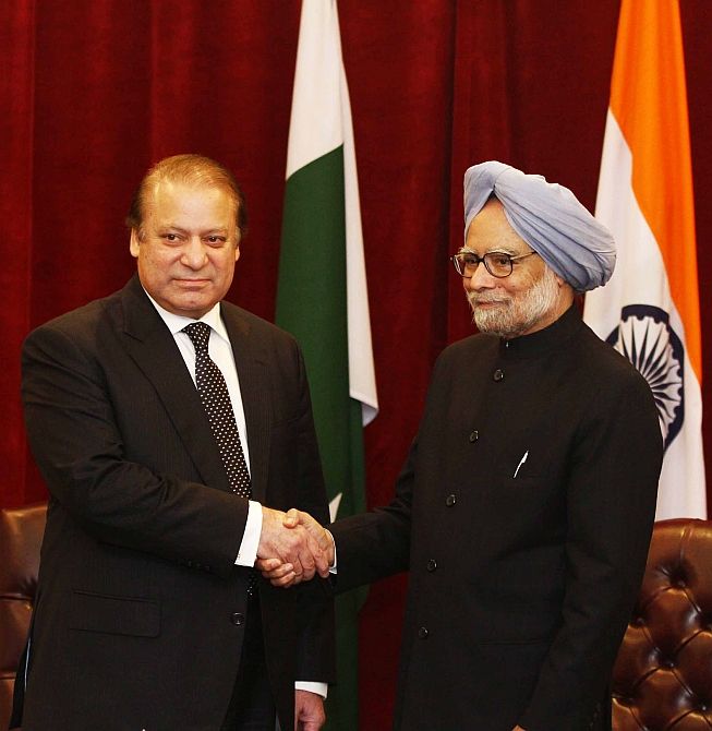 Prime Minister Manmohan Singh and his Pakistani counterpart Nawaz Sharif in New York. Photograph: Paresh Gandhi/Rediff.com