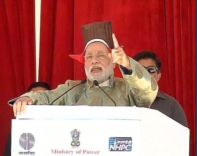 Prime Minister Narendra Modi addresses a gathering at Leh