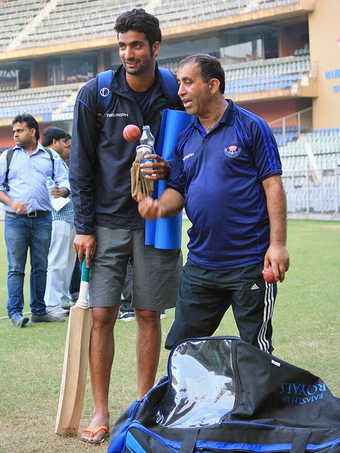 Umar Nazir and the coach