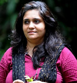 The Supreme Court on Monday stepped into the row over the transfer of activist Teesta Setalvad&#39;s anticipatory bail plea to a new bench, saying it was done ... - 06lead4