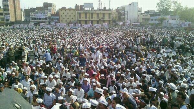 Crowds gathered to attend Kejriwal's rally in Varanasi