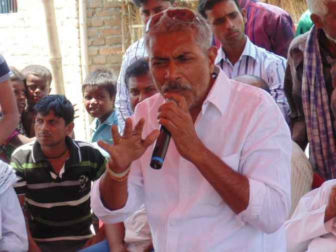 JD-U's Prakash Jha campaigns in West Champaran district