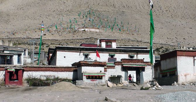 The Buddhist monastery at Rongbuk, the world's highest. 