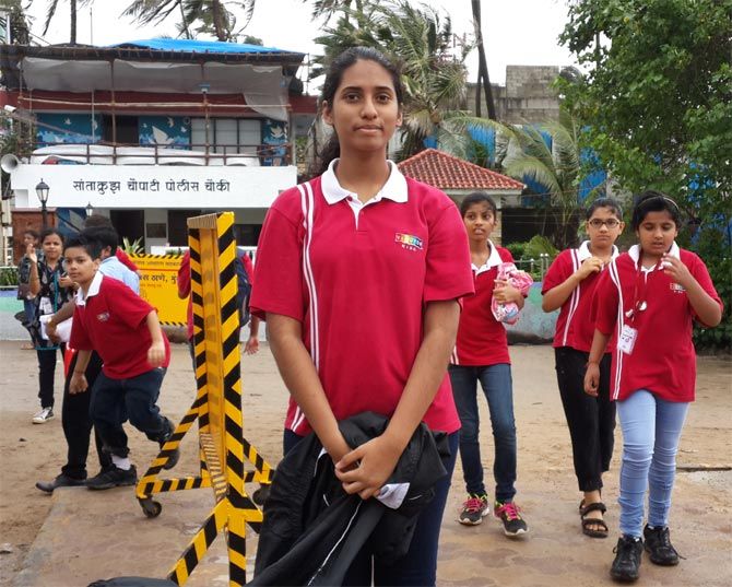Fifteen-year-old Kavya Panavalasa has volunteered to clean Mumbai's beaches post visarjan.