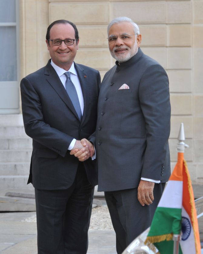 Rafale deal sealed; India to buy 36 French-made jets - Rediff.com.