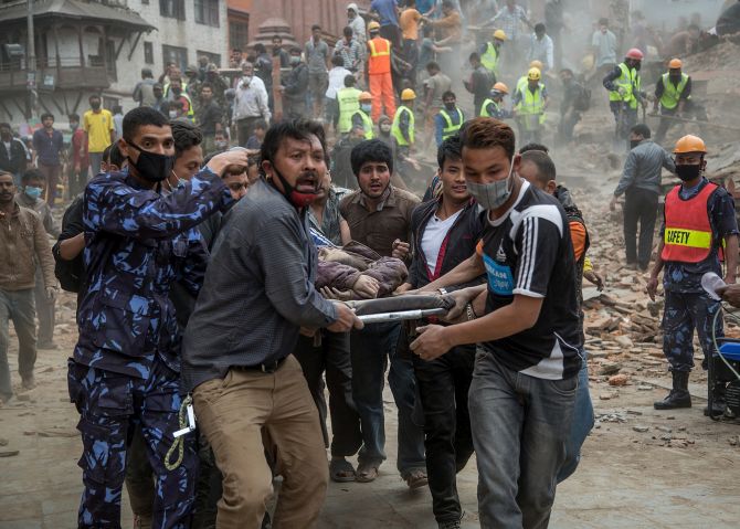 Death toll in Nepal hits 4,000 amid hunt for survivors - Rediff.