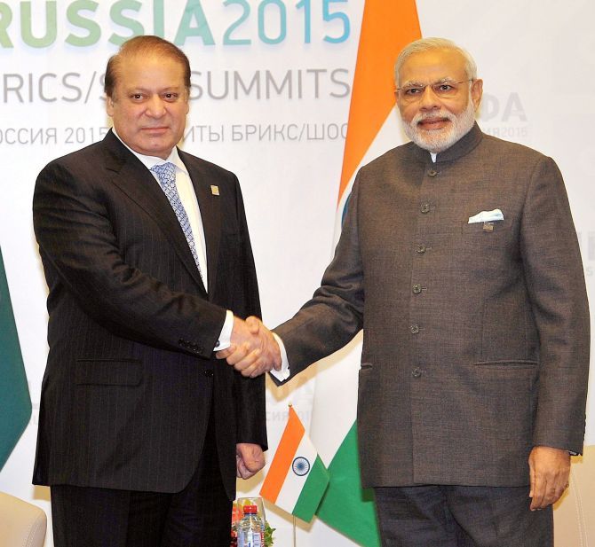 Prime Ministers Narendra Modi and Nawaz Sharif at Ufa