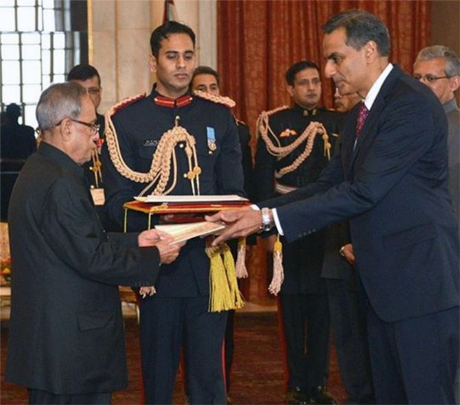 US Ambassador Rich Verma presents his credentials to President Pranab Mukherjee