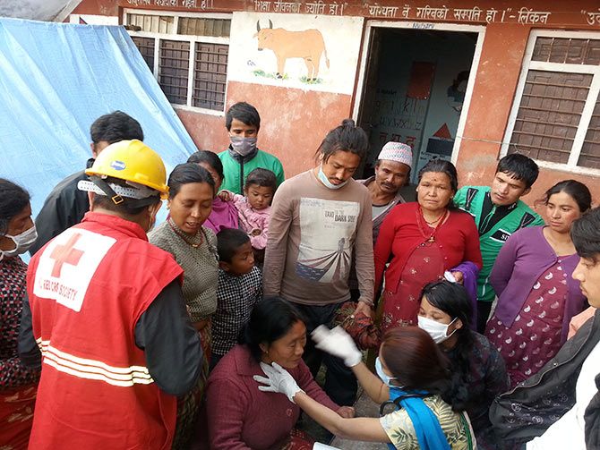 Dr Vani Kori examines patients in quake hit Nepal.