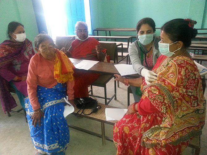 Dr Vani Kori examines patients in quake hit Nepal.