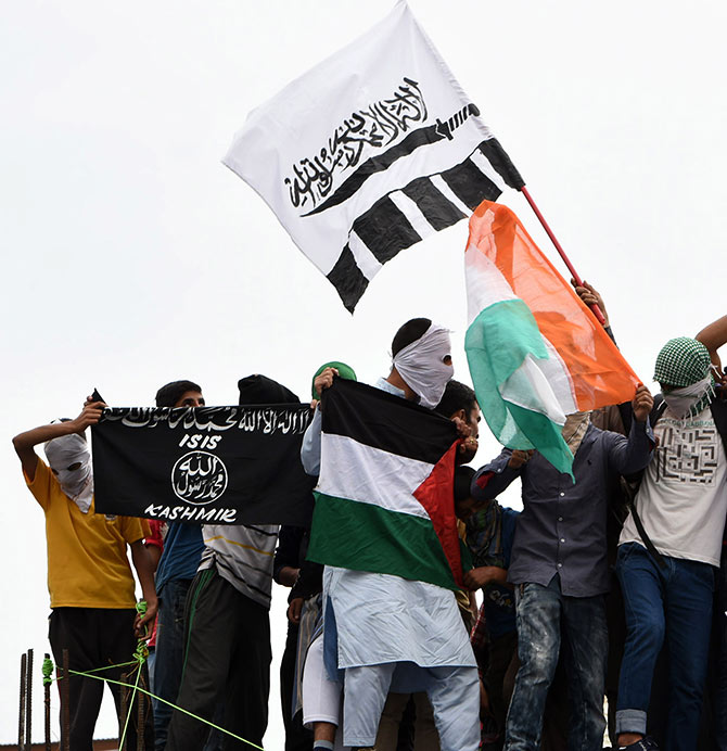 Waving the ISIS flag in Kashmir