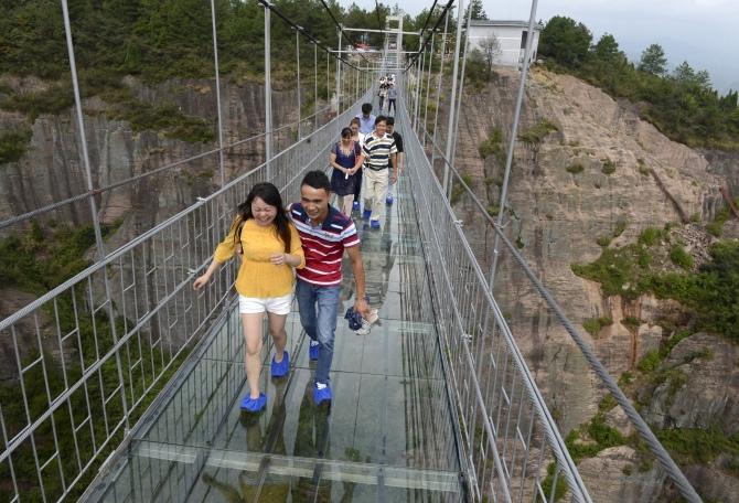 Don T Look Down Terror At 3 500 Feet As Glass Walkway Cracks In China India News