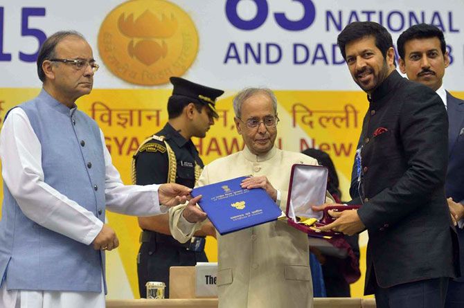 Kabir Khan receives his National Award from President Pranab Mukherjee