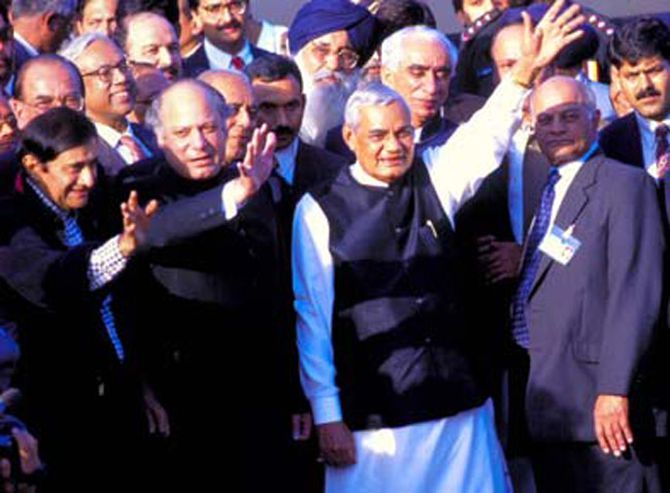 Movie legend Dev Anand, left, with then Pakistani prime minister Nawaz Sharif and India's then prime minister Atal Bihari Vajpayee in Lahore, February 1999. At extreme right is Brajesh Mishra, the prime minister's principal secretary and India's national security adviser