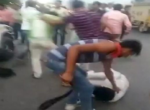 Pehlu Khan being lynched by a mob of cow vigilantes in Alwar district, April 1, 2017.