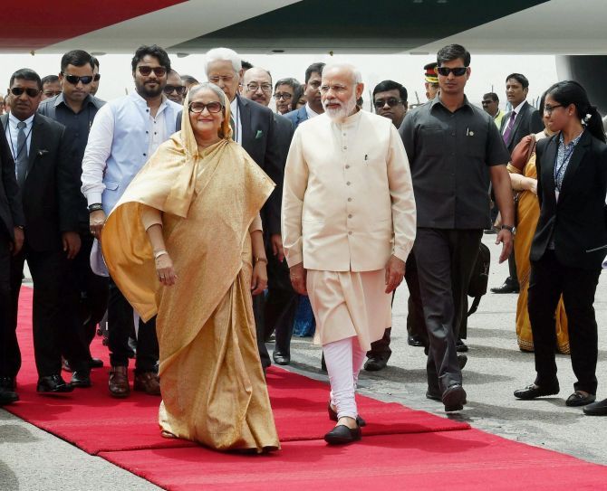 Prime Minister Narendra Modi welcomes Bangladesh PM Sheikh Hasina, April 7, 2017. Photograph: Atul Yadav/PTI Photo