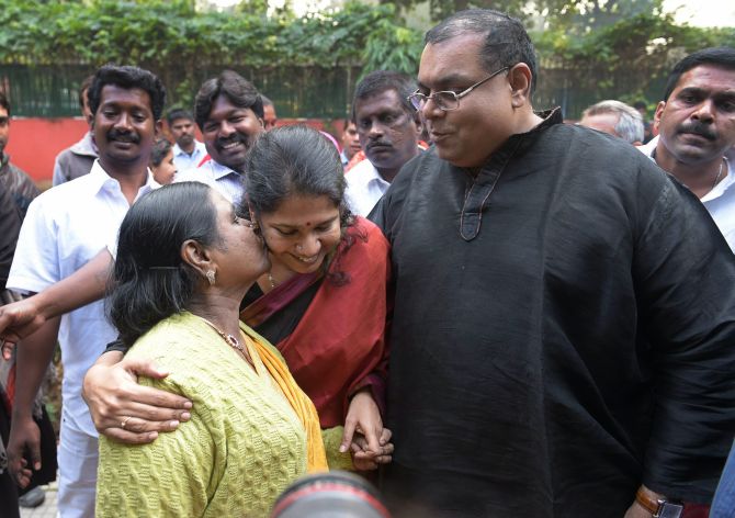 Kanimozhi A Raja 15 Others Acquitted In 2g Scam India News 