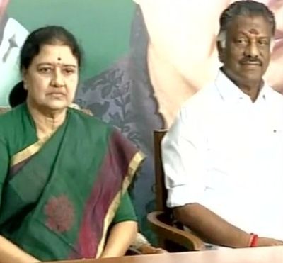Tamil Nadu interim Chief Minister O Panneerselvam, right, with Sasikala Natarajan