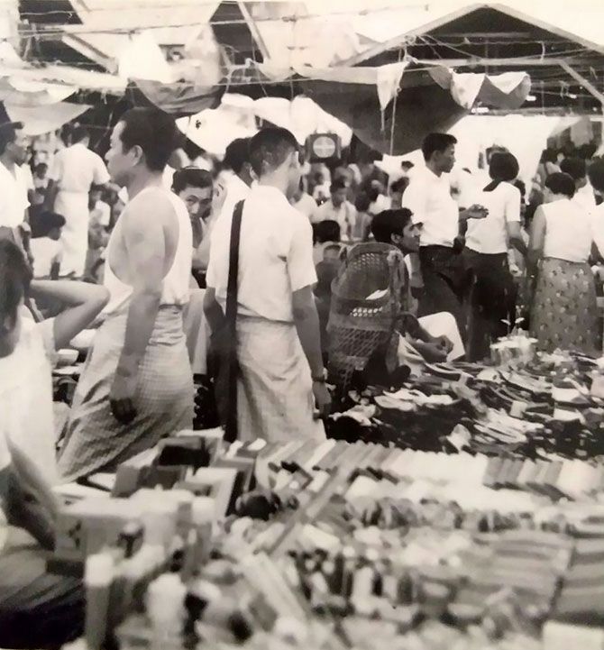 Burmese flea market