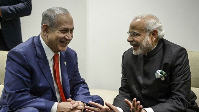 Prime Minister Narendra Modi with Israel's Prime Minister Benjamin Netanyahu at the Paris conference on climate change, November 30, 2015. Kind courtesy:  Jewish Breaking News