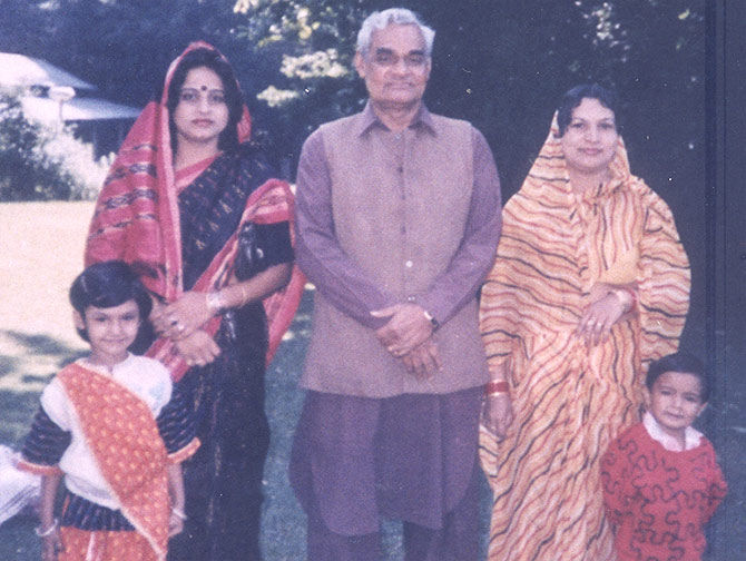 Atal Bihari Vajpayee with his sister Urmila Mishra's daughter-in-law in Manali