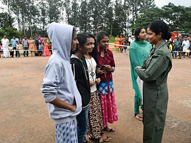 Flt Lt Swati Rathore speaks to college girls