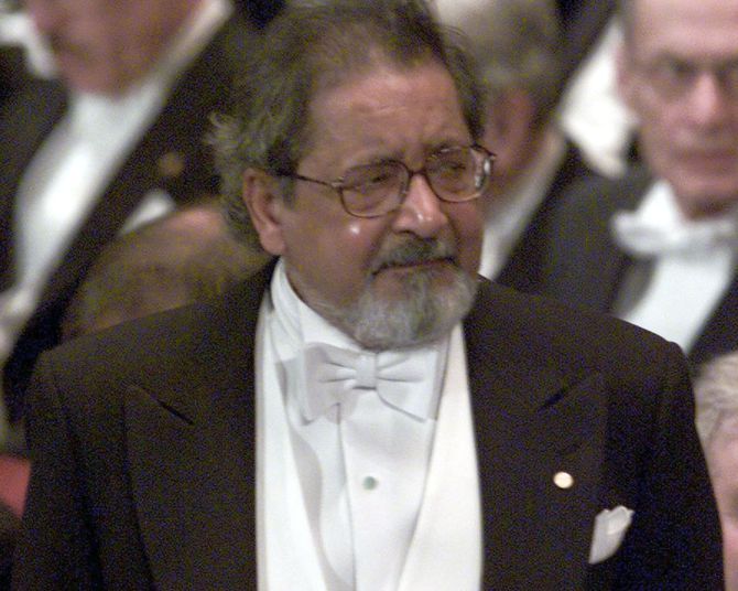 Visibly emotional, V S Naipaul waits to receive his Nobel Prize for literature at Stockholm's Konserthuset from Sweden's King Carl Gustaf, December 10, 2001. Photograph: Chris Helgren/Reuters