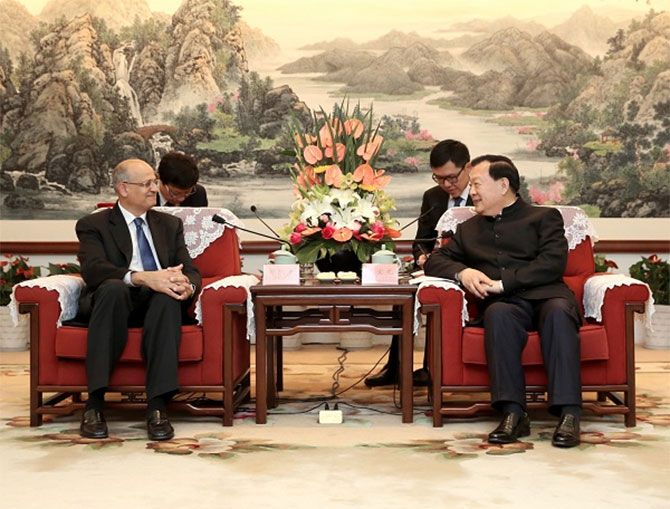 Vijay Gokhale with Xia Baolong, then Communist party secretary, Zhejiang. Photograph: Kind courtesy The Indian Consulate, Shanghai