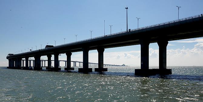 Spectacular Photos Of The World S Longest Sea Bridge Rediff India