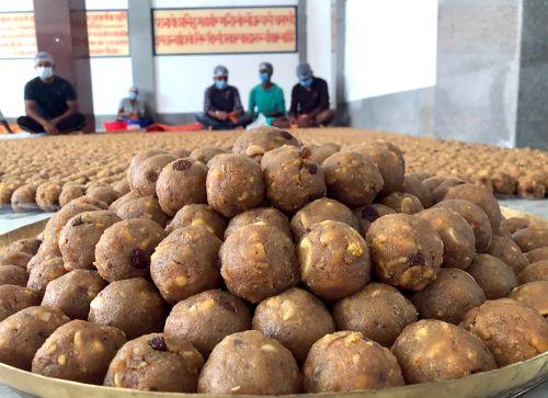 Raghupati laddoos were part of the prasad