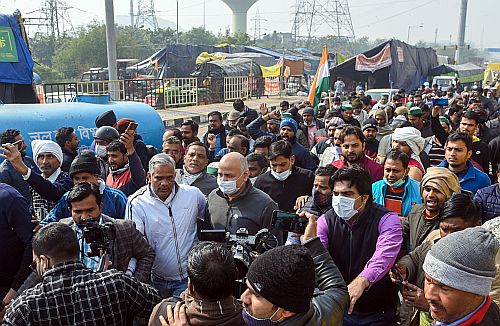 Delhi Dy CM Manish Sisodia at the Singhu protest site this morning