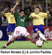 Ramon Morales (L) and Juninho Paulista