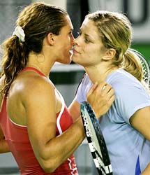 Kim Clijsters (right) with Amelie Mauresmo