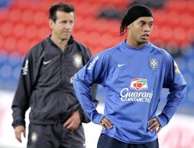 Dunga (left) and Ronaldinho