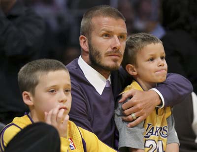 David Beckhan with sons Brooklyn and Romeo