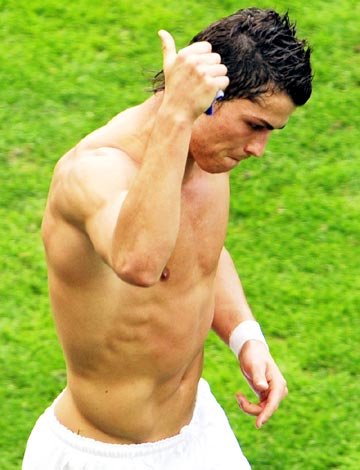 cristiano ronaldo hairstyle 2010. Cristiano Ronaldo hairstyle