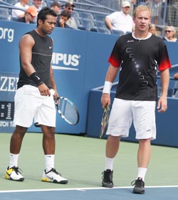 Paes and Dlouhy