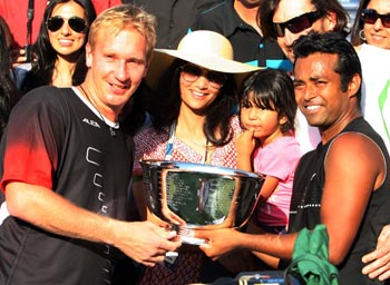 Leander Paes and family with Lukas Dlouhy