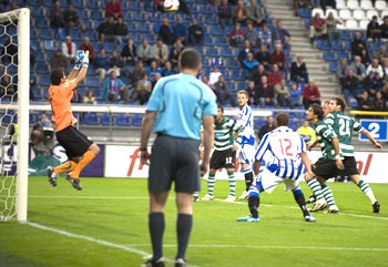An additional assistant referee observes the match between Heerenveen and Sporting on Thursday