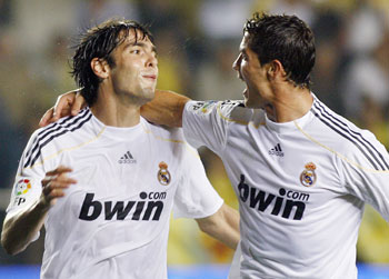 Ronaldo  Kaka on Ronaldo  Kaka Give Real 2 0 Win At Villarreal   Rediff Com Sports